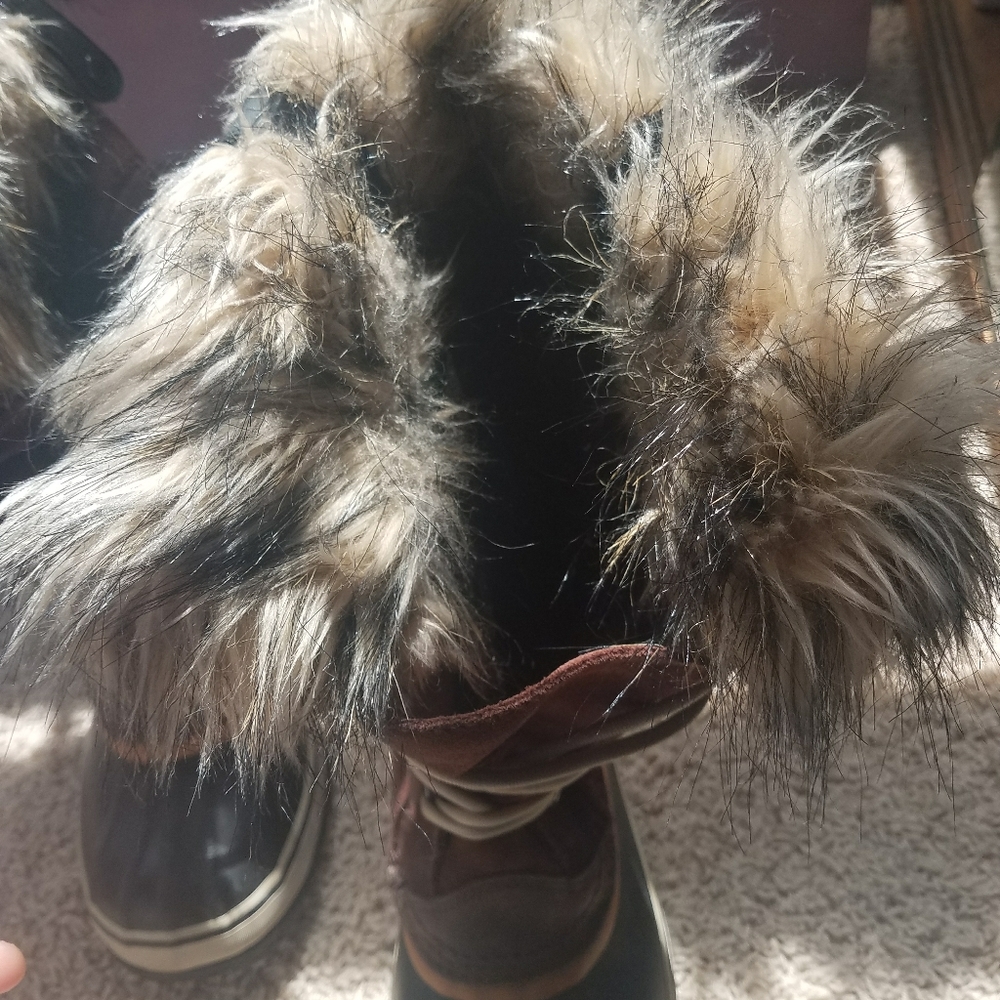 SORELS - Picture 3 of 4